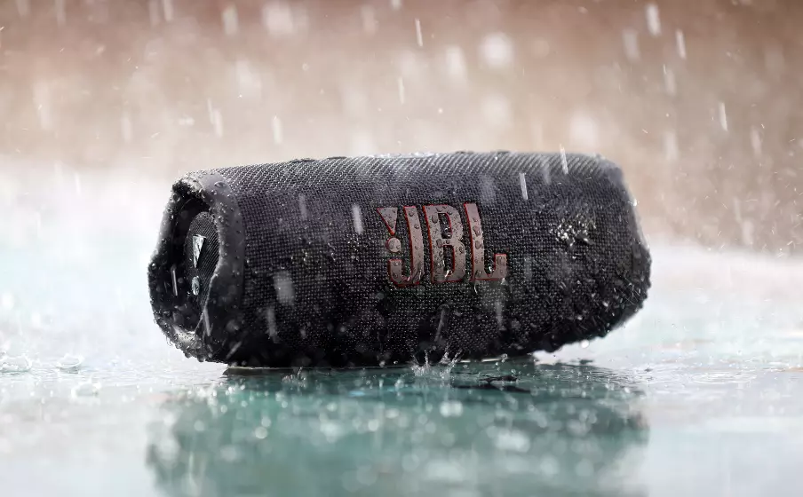 JBL Charge 5 Portable Bluetooth Speaker with Built-in Powerbank